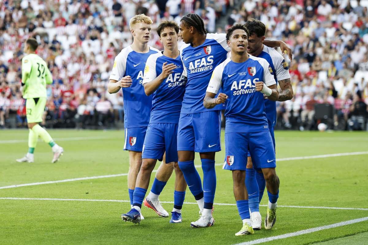 荷兰超级杯爆冷!AZ4-0横扫PSV,时隔12年再夺克鲁伊夫盾
