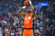 战旧主！科林斯13投6中 砍下15分9篮板2抢断&正负值+24全场最高