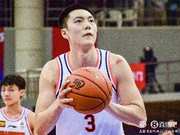 联赛还是不错的！胡明轩7中4&三分5中2拿到10分3板2断