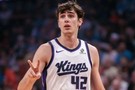 “我斯坦福毕业，学计算机的，实在找不到工作，就来NBA试试”