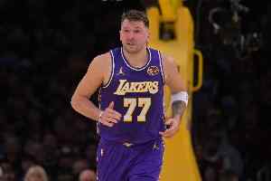 湖人全队单场出手38+三分但命中率却低于16% NBA历史第18次！
