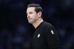 雷迪克：我们在防守端的容错率不高 今晚执行战术时不够注重细节