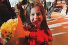 太棒了?瓦科女儿穿泰山球衣登台演出，在第一排跳舞毫不怯场