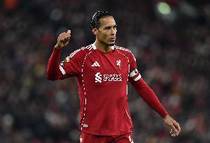 范戴克单场进球+11头球解围+8赢得空中对抗，创近五年英超纪录