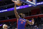 铁塔！杜伦统治内线20中12砍下26分13板 正负值高达+22