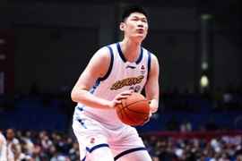受伤离场!解说:胡金秋上赛季夺冠至今比赛连轴转 始终在奔波