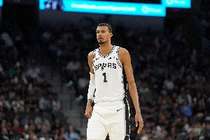 文班：50胜代表着成长但还不够 想至少拿到60胜弥补新秀赛季表现