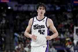 二轮秀雷诺三月份11场场均19.2分&命中率63.2% 比肩93年奥尼尔