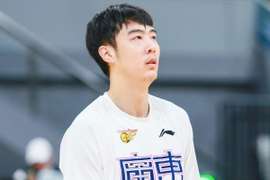 媒体人：广东可以考虑签回张明池 外援就能直接找后卫了