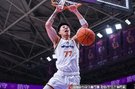 今天状态不错！张镇麟半场8中5拿到10分2板4助2断 上演精彩暴扣