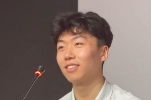 刘颜诚:今天被球迷喊MVP感觉挺爽 我们破对方的包夹做得比较好