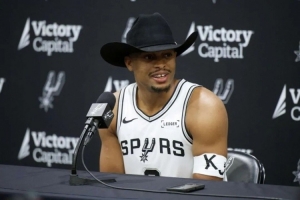 给文班剃头的马刺DJ,成为NBA最佳第六人