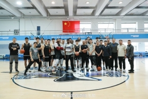 许利民:贝利的职业素养&精神都很不错 祝愿他日后越来越好
