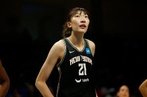 WNBA季前赛砍20分!韩旭:尽100%的努力去打 执行教练布置的内容
