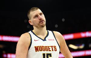媒体人:约基奇要是有信心翻盘 估计也不会这么和麦克丹冲突