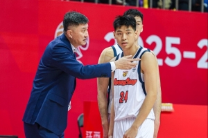 媒体人:广东想赢球 不打出完美比赛是不行的 要把防守真正做好