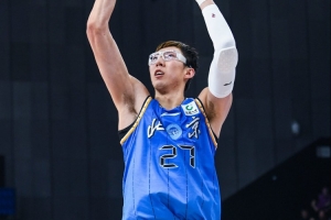 媒体人:北京买周琦要的就是他这种表现和作用 可惜太少见了