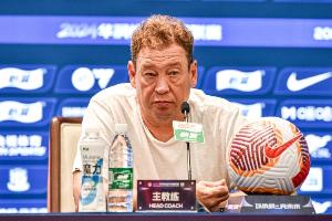 斯卢茨基:特谢拉和米内罗5月均不能出战,李可回归合练